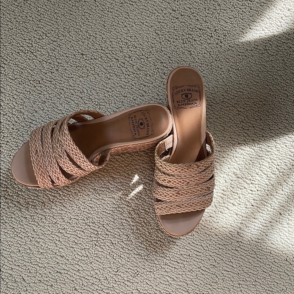 Lucky Brand Tan Woven Sandals
